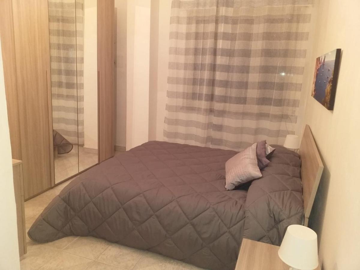 Deluxe Double Room Shower