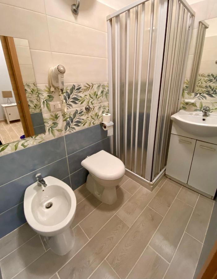 Double Room,1234211999:JPEG