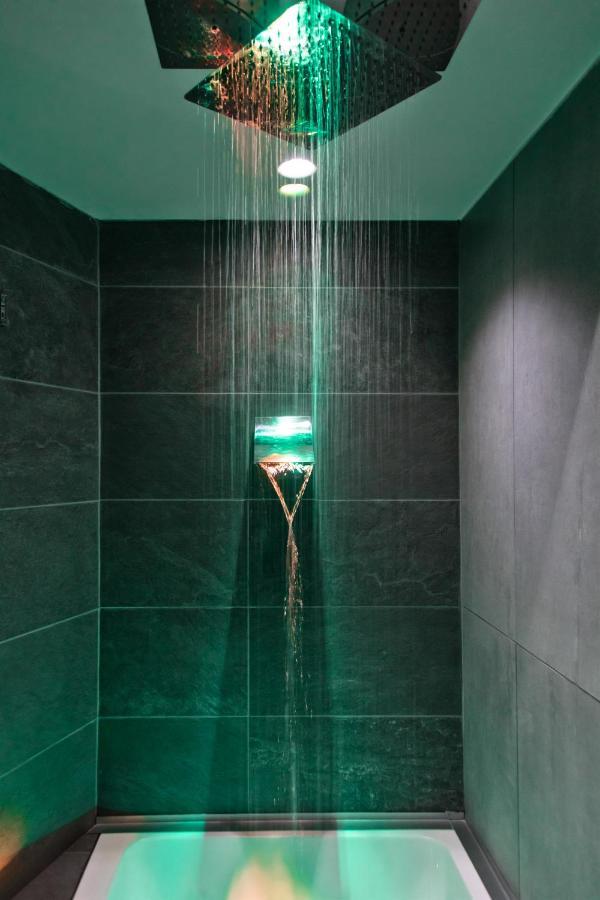Quadruple Room Bath