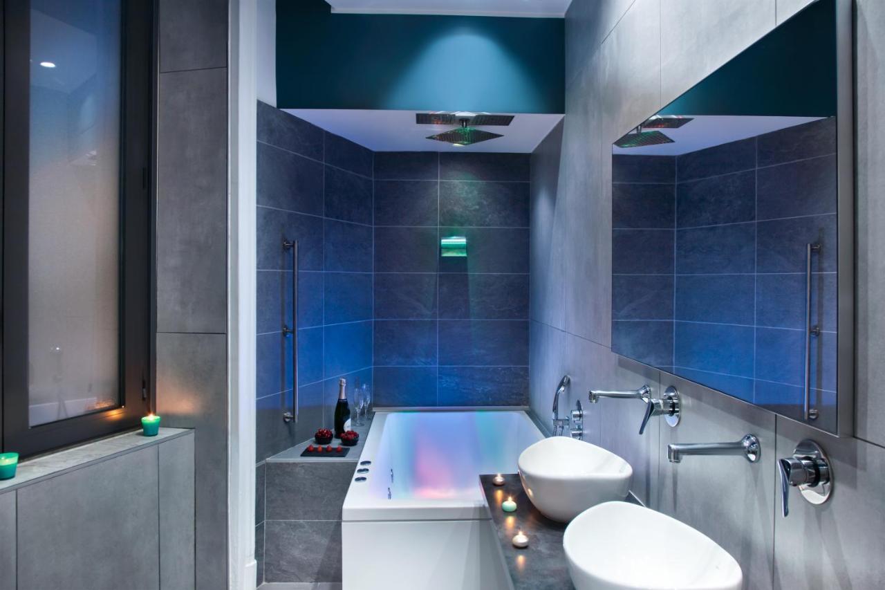 Quadruple Room Bath