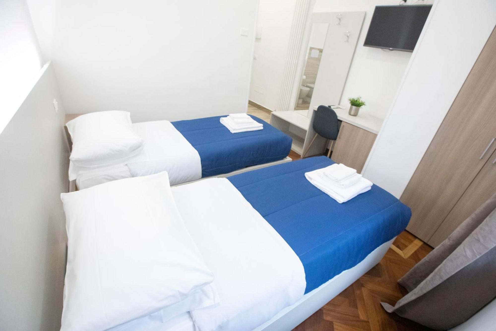 Double or Twin Room with Private Bathroom,1522411756:JPEG