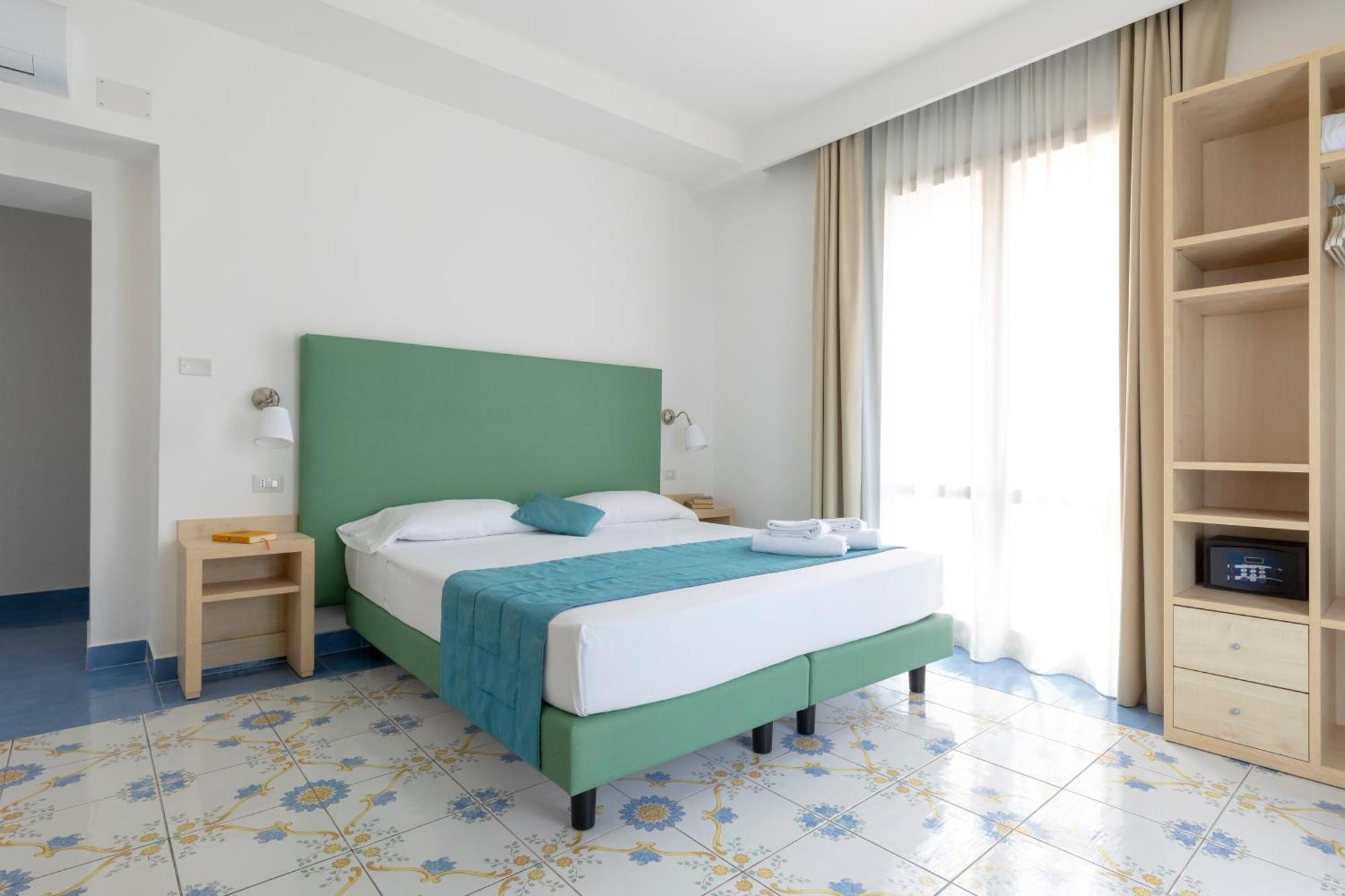 Double or Twin Room with City View,1592047334:JPEG