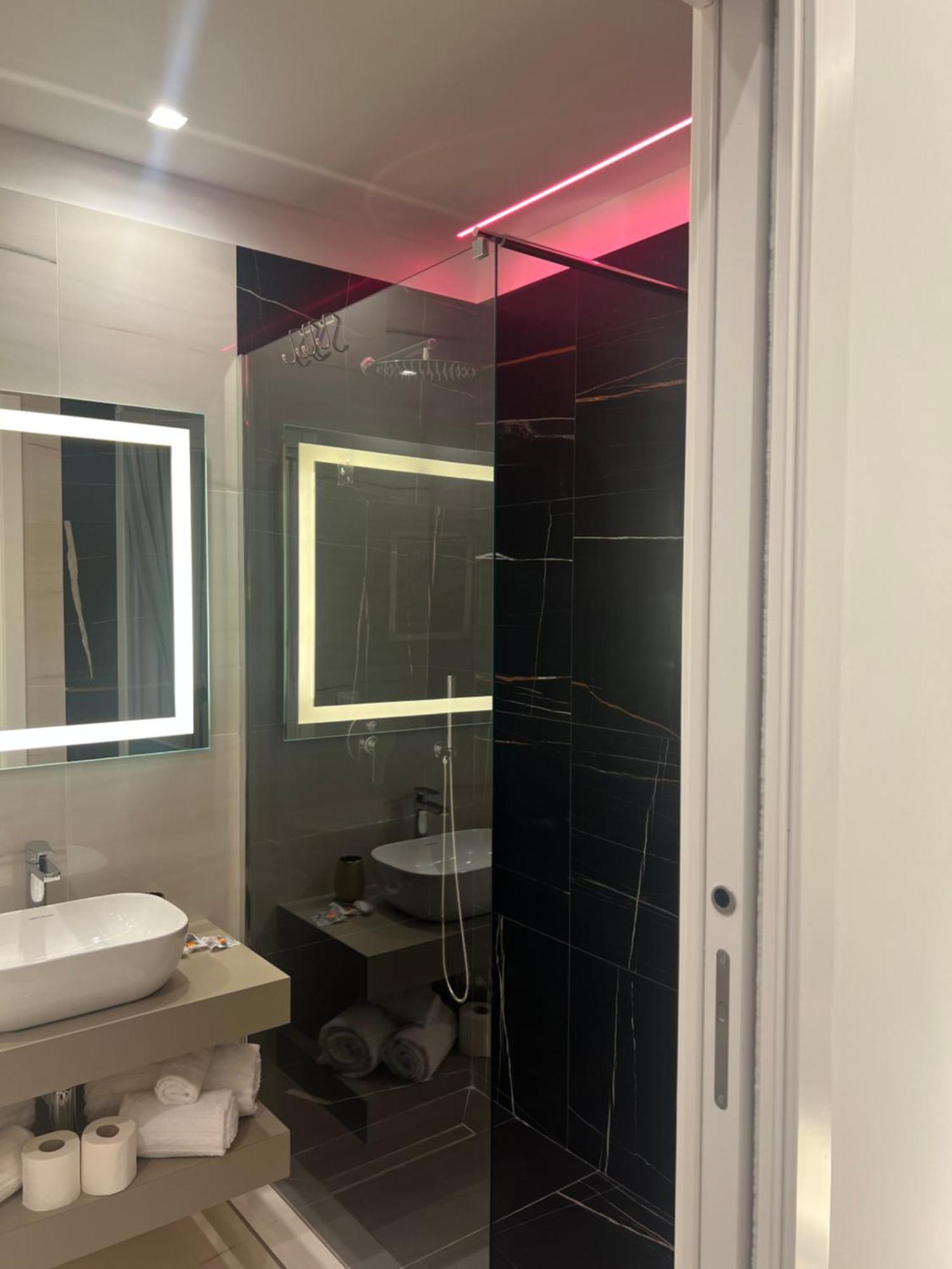 Deluxe Double or Twin Room,1600278255:JPEG