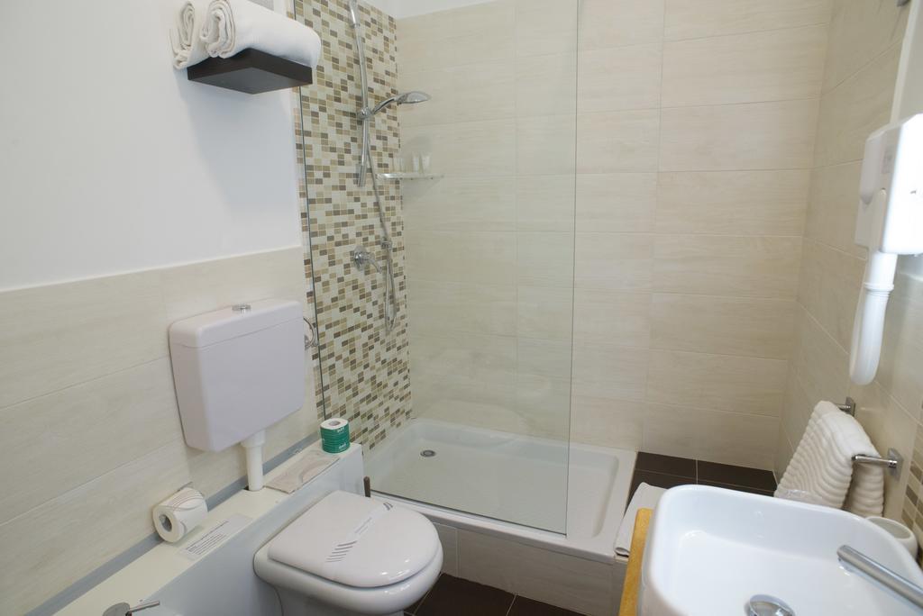 Double Room,268647997:JPEG
