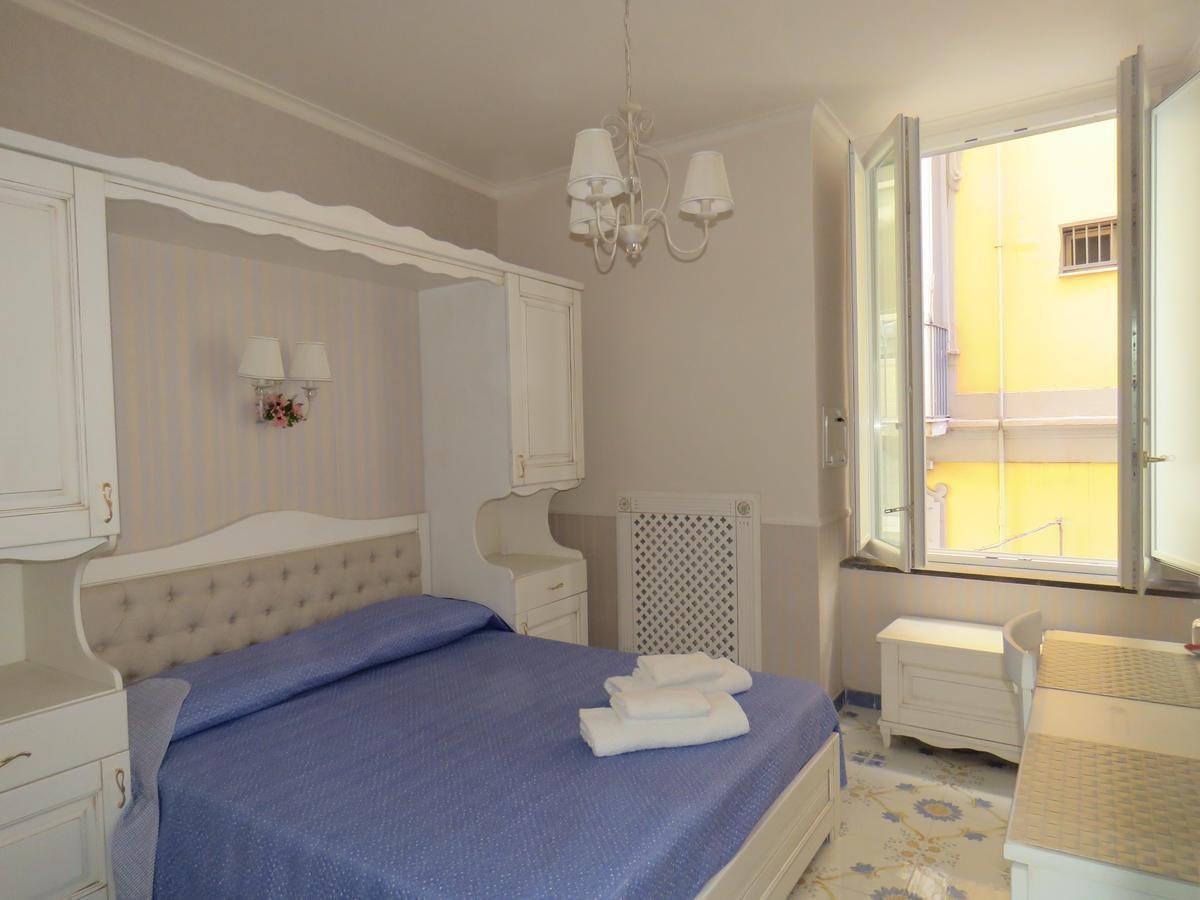 Deluxe Double Room,669684852:JPEG