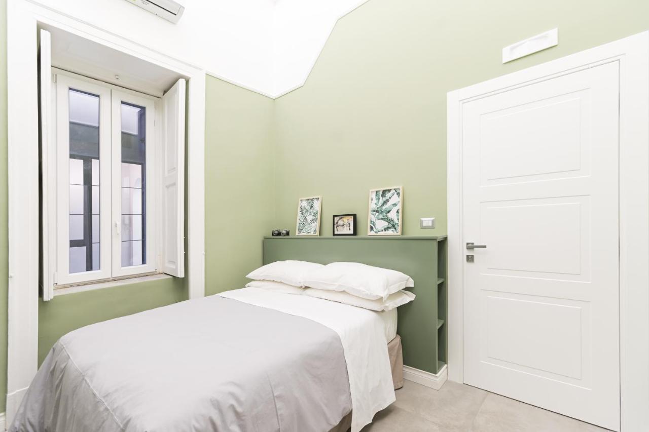 Standard King Room,753618172:JPEG