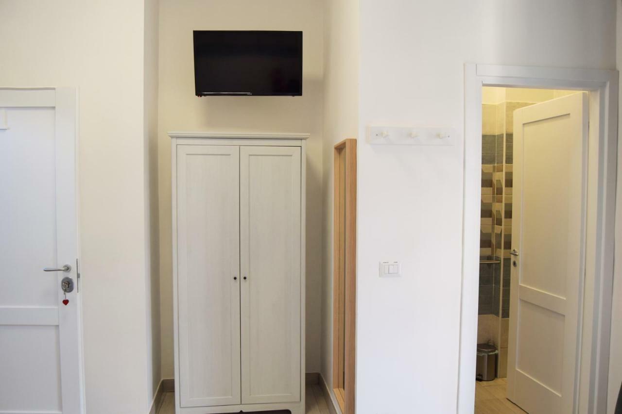 Double Room with Balcony,891765577:JPEG