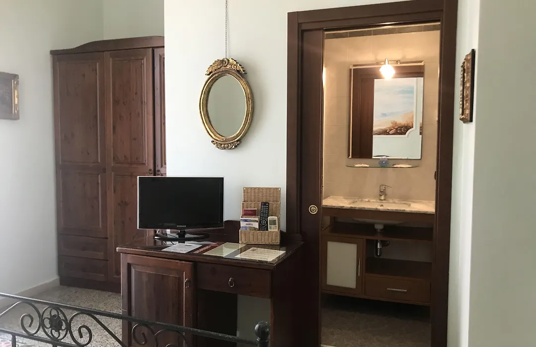 B&B Art Suite Principe Umberto-1