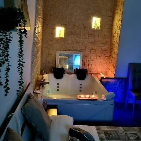 B&B Napoli Centrale Room&Jacuzzi-2