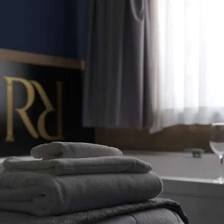 Royalty Rooms & Spa-2