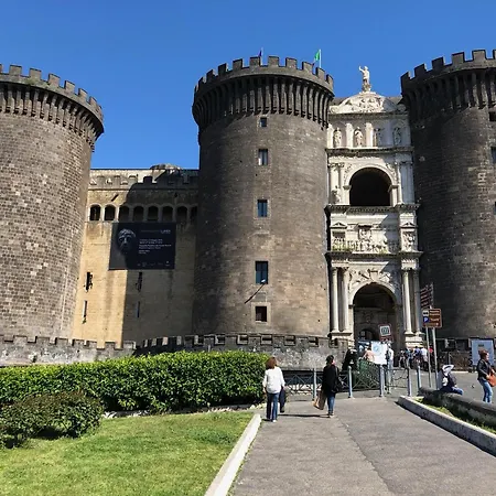 Piazza Bovio 22-3