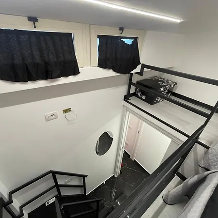 Lux House Naples Airport-2