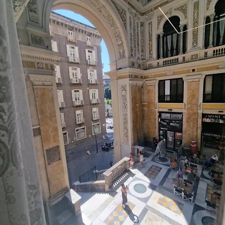 Suite Galleria Umberto I-2