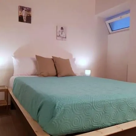 Apartcity Naples B&B-2