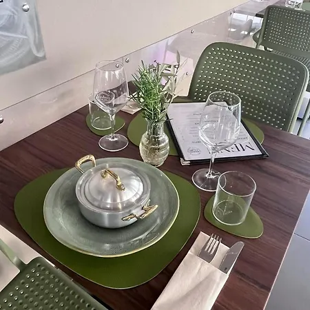 Stelle Hotel The Businest-3