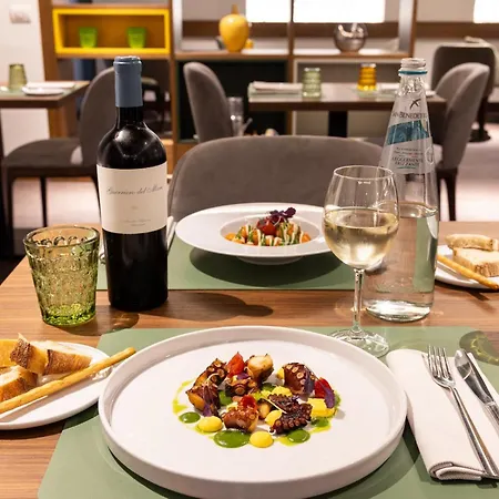 Holiday Inn Naples By Ihg-3